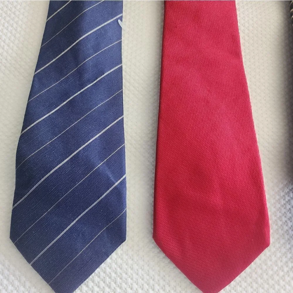 Banana Republic tie bundle of 3 new without tags